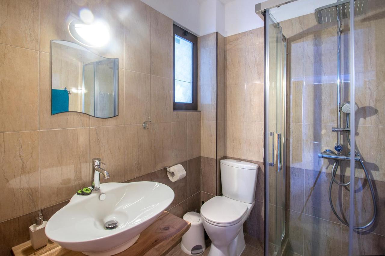 D & E Apartments Skiathos Town Exterior photo
